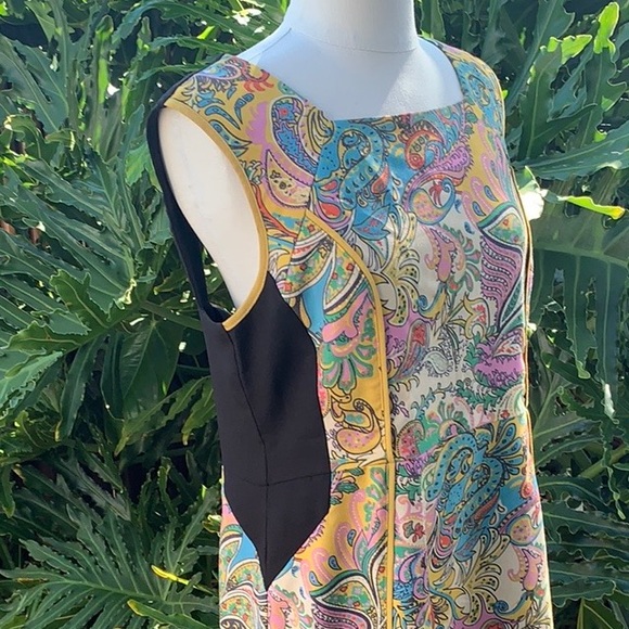 Paisley Print Modern Lines - Picture 3 of 7